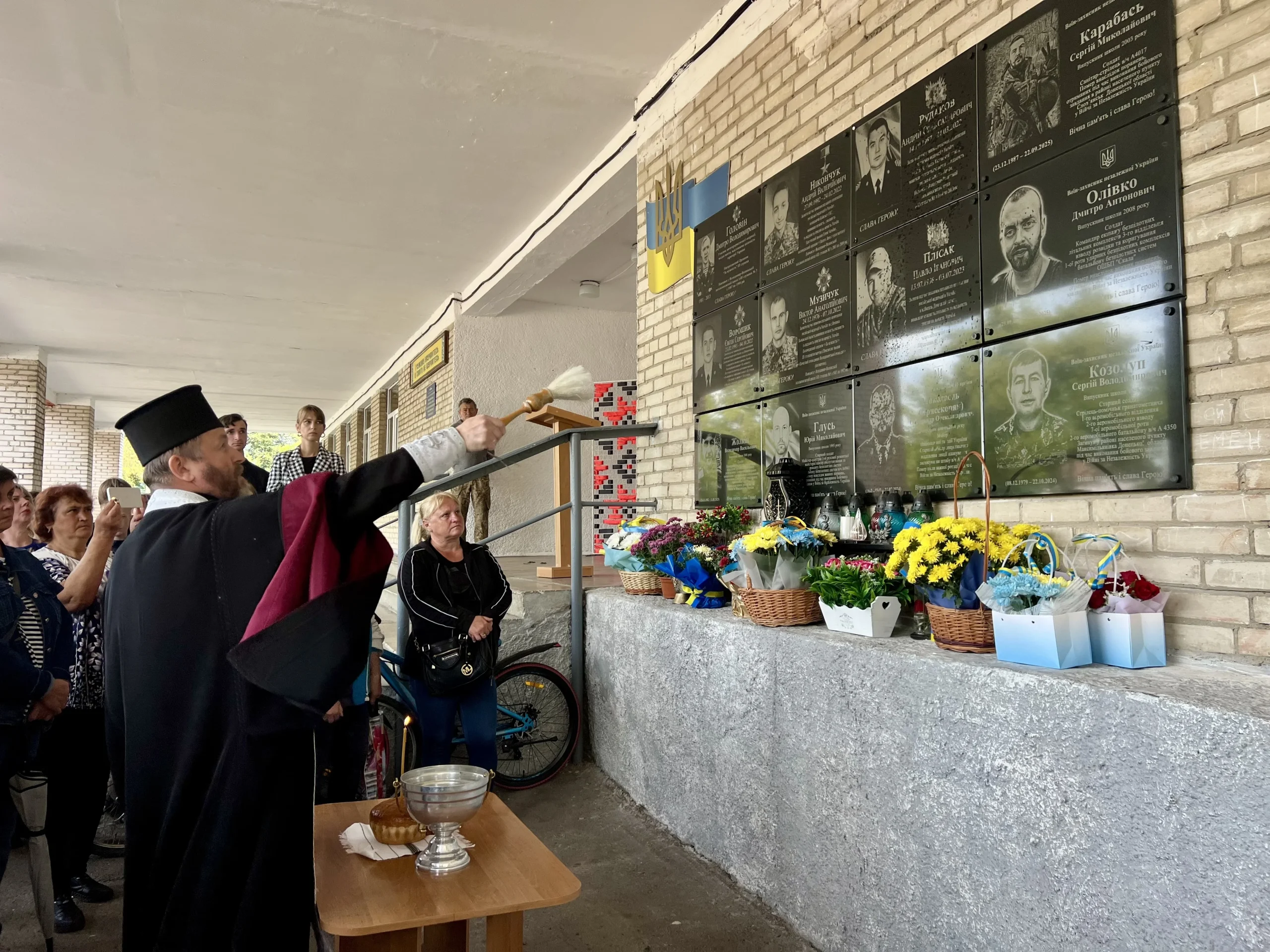 У Володимирі відкрили дошки шістьом загиблим випускникам гімназії